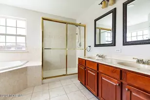 10 Hemingway Ln, Columbus, NJ 08022 - Photo 14