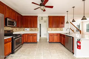 10 Hemingway Ln, Columbus, NJ 08022 - Photo 8