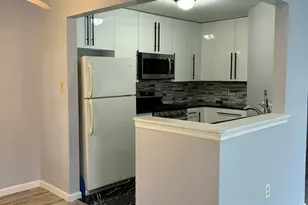 419 Hancock Pl, Morganville, NJ 07751 - Photo 6