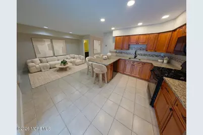 291 Stratford Place, Morganville, NJ 07751 - Photo 4