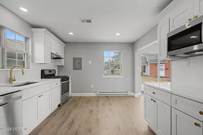 32 Carnaby Close, Freehold, NJ 07728 - Photo 14