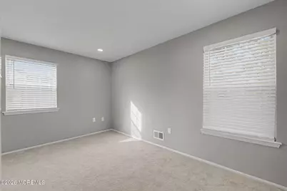 32 Carnaby Close, Freehold, NJ 07728 - Photo 22