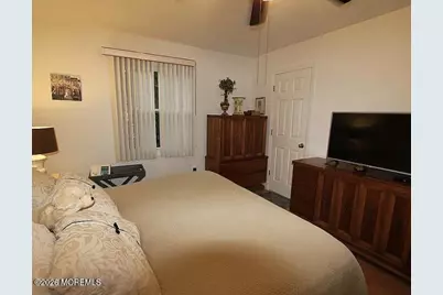 139 Wein Market #F, Freehold, NJ 07728 - Photo 12