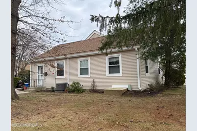 139 Wein Market #F, Freehold, NJ 07728 - Photo 2