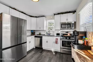 368 Sweetbriar St, Keyport, NJ 07735 - Photo 12