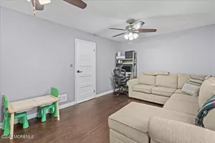 401 Port Monmouth Rd, North Middletown, NJ 07748 - Photo 14