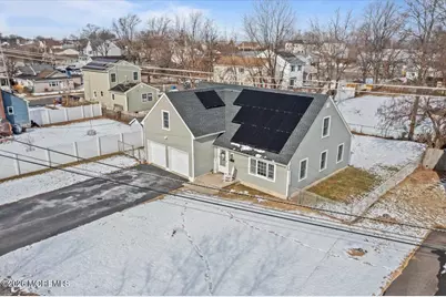 401 Port Monmouth Road, North Middletown, NJ 07748 - Photo 2