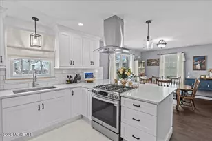 401 Port Monmouth Rd, North Middletown, NJ 07748 - Photo 10