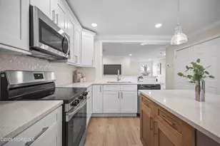 153 Cours De Pasteur, Freehold, NJ 07728 - Photo 6