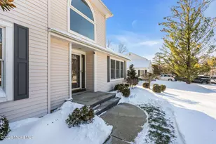 8 Winding Woods Way, Manalapan Township, NJ 07726 - Photo 4