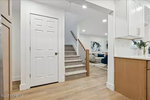 18 Oak Knl Dr, Matawan, NJ 07747 - Photo 4