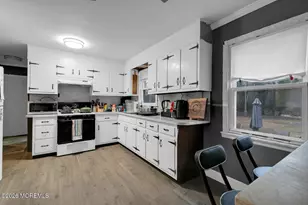 598 E Rd, Middletown, NJ 07748 - Photo 10