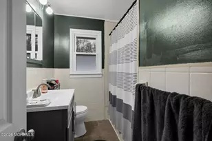 598 E Rd, Middletown, NJ 07748 - Photo 8