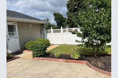 490 W Park Avenue, Oakhurst, NJ 07755 - Photo 20