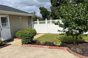 490 W Park Ave, Oakhurst, NJ 07755 - Photo 20