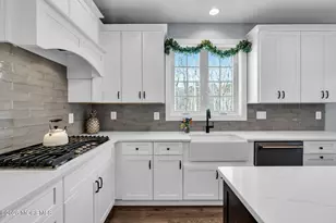 2 Tiffany Ct, Farmingdale, NJ 07727 - Photo 20