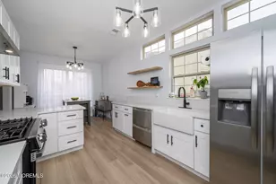 14 Ravenwood Ct, Freehold, NJ 07728 - Photo 10