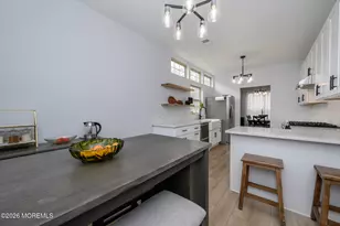 14 Ravenwood Ct, Freehold, NJ 07728 - Photo 6