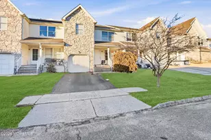 35 N Crest Pl, Lakewood, NJ 08701 - Photo 2