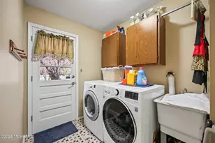 1 Montreal Woods Ct, Manalapan Township, NJ 07726 - Photo 22