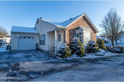 95 Farnworth Close, Freehold, NJ 07728 - Photo 2