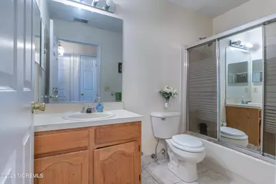 95 Farnworth Close, Freehold, NJ 07728 - Photo 12