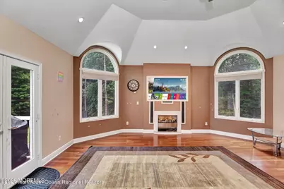 10 Syngle Way, Morganville, NJ 07751 - Photo 8