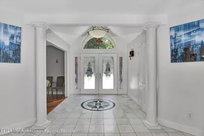 10 Syngle Way, Morganville, NJ 07751 - Photo 4