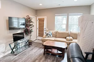 110 Halliard Dr, Eatontown, NJ 07724 - Photo 4