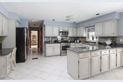 31 Verrazano Drive, Middletown, NJ 07748 - Photo 18