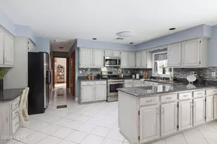 31 Verrazano Dr, Middletown, NJ 07748 - Photo 18