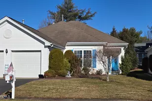 33 Greenways Ln, Lakewood, NJ 08701 - Photo 2