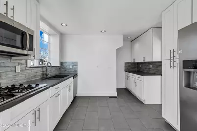 3 Royal Place, Long Branch, NJ 07740 - Photo 10