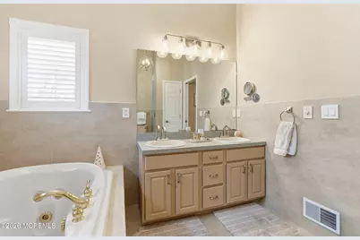 453 Harnell Avenue, Oakhurst, NJ 07755 - Photo 46