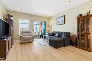 13 Canterbury Dr, Monroe Township, NJ 08831 - Photo 8