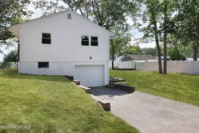 400 Surf Avenue, Beachwood, NJ 08722 - Photo 2