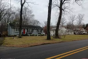 115 Pension Rd, Manalapan Township, NJ 07726 - Photo 4