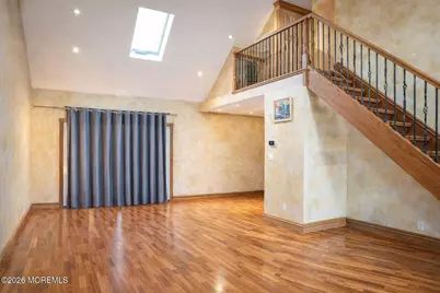 6 Hillcrest Road, Manalapan Township, NJ 07726 - Photo 8