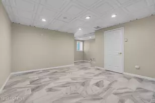 148 Ambassador Dr, Red Bank, NJ 07701 - Photo 8