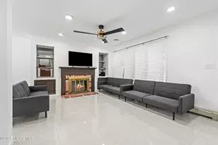 17 Johnston St, Oakhurst, NJ 07755 - Photo 2