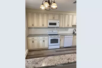 240 Medford Court #C, Manalapan Township, NJ 07726 - Photo 2