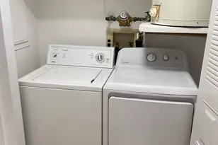 240 Medford Ct, Manalapan Township, NJ 07726 - Photo 12