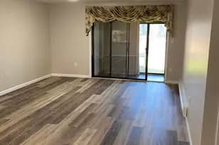 240 Medford Ct, Manalapan Township, NJ 07726 - Photo 8