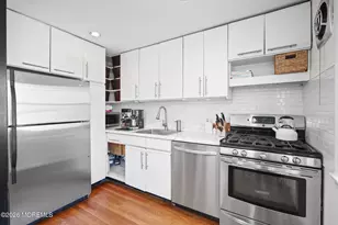 39 Manor Dr, Red Bank, NJ 07701 - Photo 10