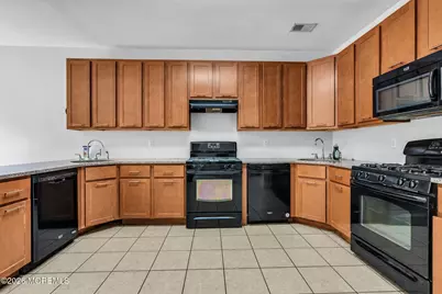 14 Natures Way, Lakewood, NJ 08701 - Photo 10