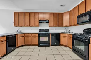 14 Natures Way, Lakewood, NJ 08701 - Photo 10