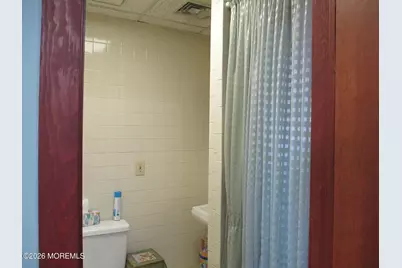 590 Park Avenue #2D, Freehold, NJ 07728 - Photo 8