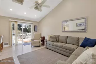 31 Bunker Hill Dr, Manalapan Township, NJ 07726 - Photo 18