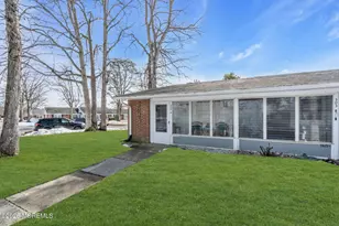 303A W Malvern Ct, Lakewood, NJ 08701 - Photo 2