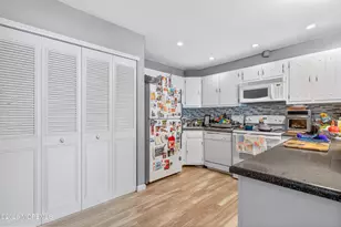 80 Manchester Ct, Red Bank, NJ 07701 - Photo 10
